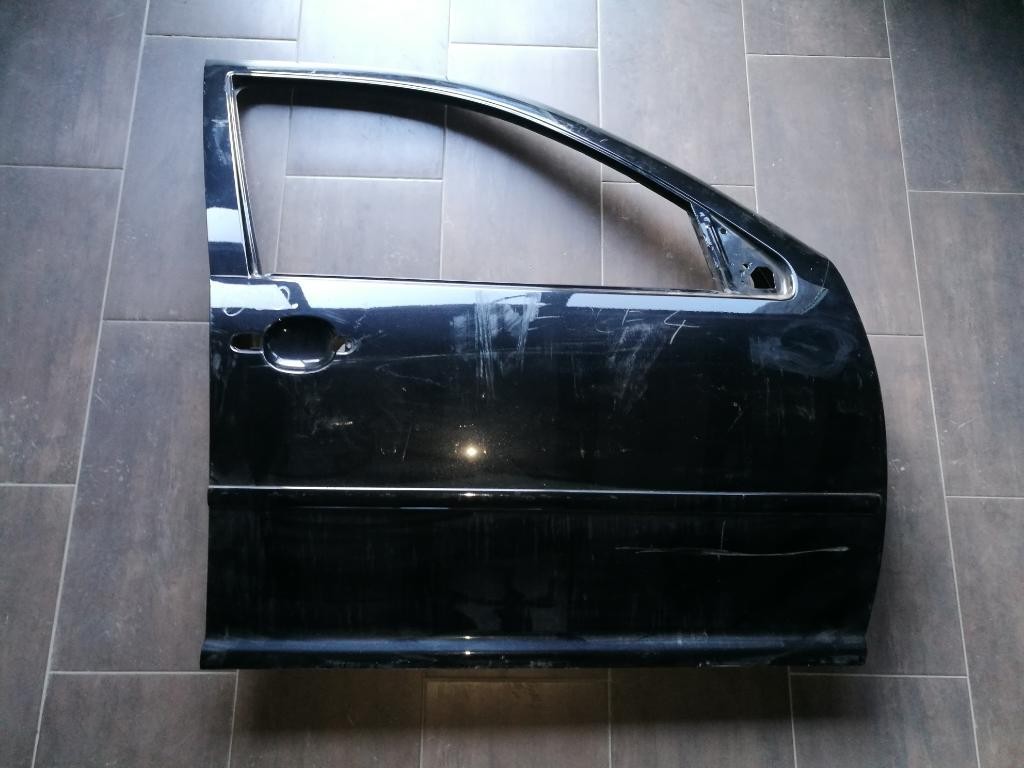 Prave predne dvere VW GOLF IV. 4
