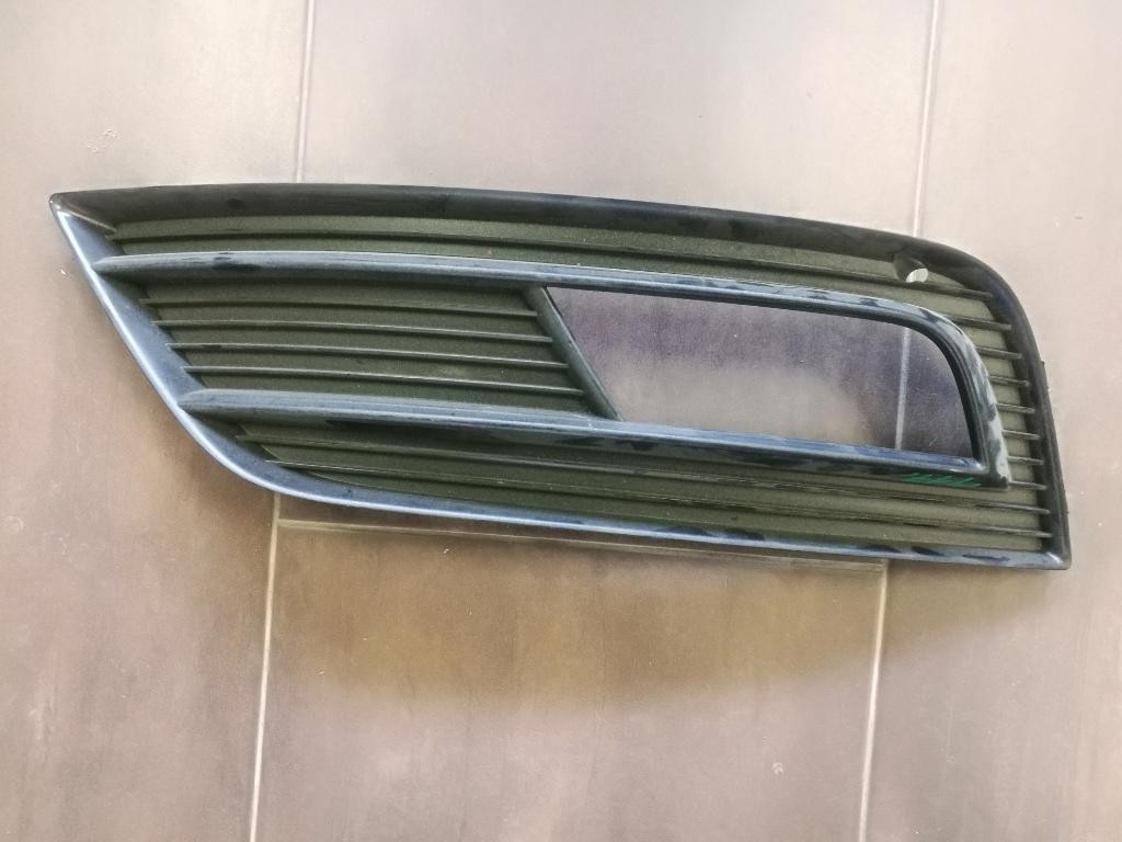 Mriezka hmlovky naraznika AUDI A4 B8 8K0 LIFT