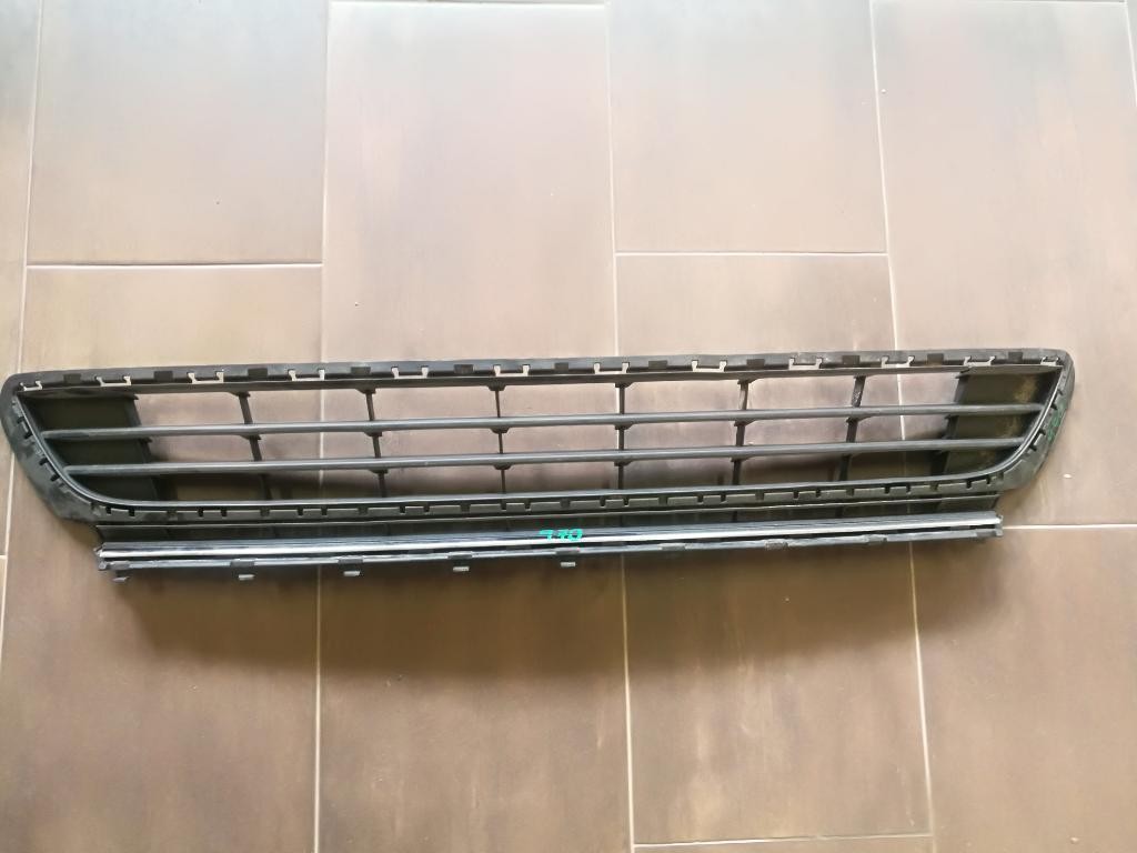 Stredova mriezka naraznika VW GOLF VII 7 5G0