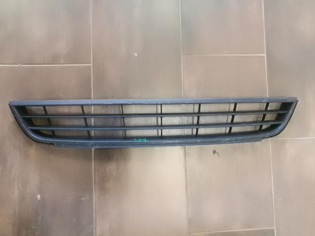 Stredova mriezka naraznika VW JETTA 5C6