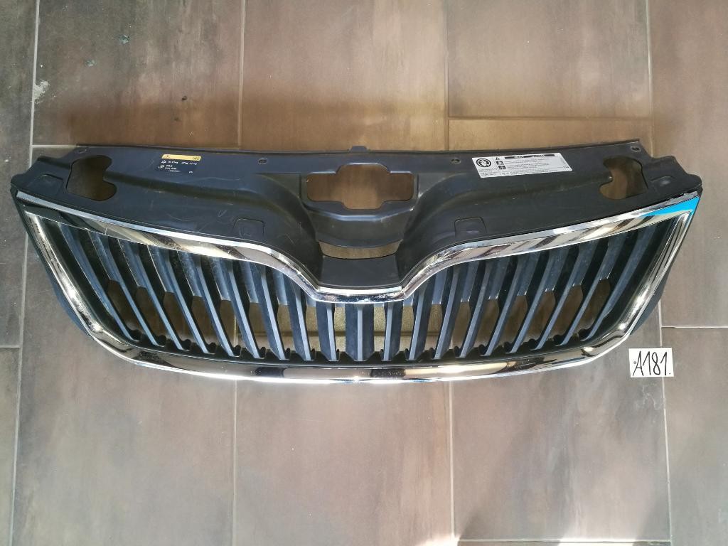Maska mriezka SKODA RAPID 5JA853668