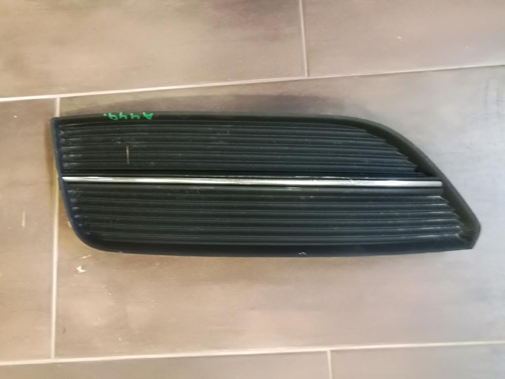 Mriezka krytka naraznika AUDI A3 8V3807681