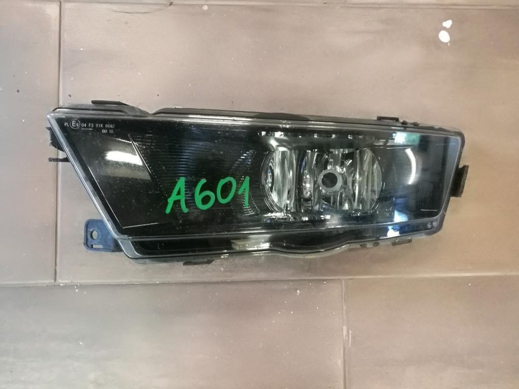 Svetlo hmlovka SKODA RAPID 5JA941699A