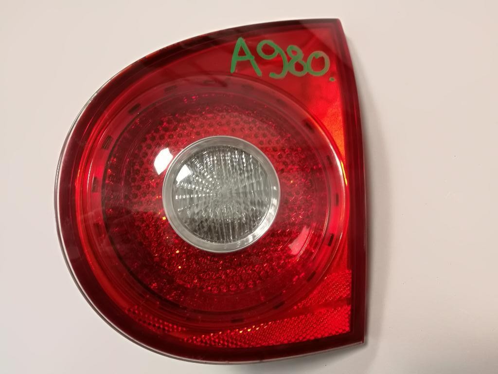 Svetlo zadne VW GOLF V 5 HB 1K6945094