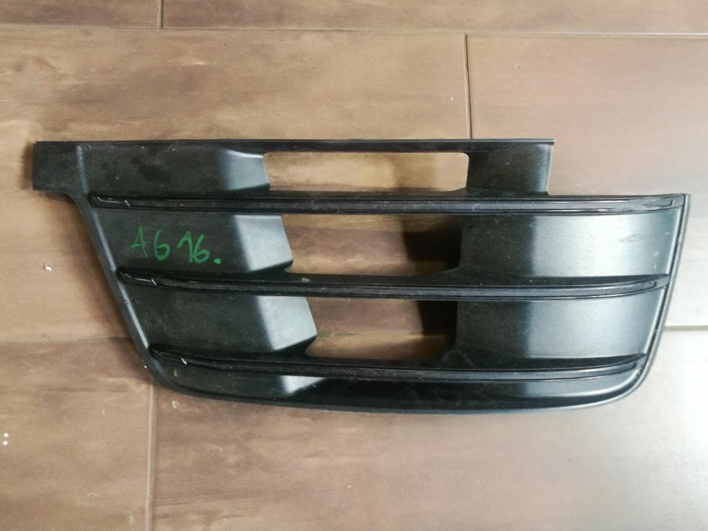 Mriezka krytka naraznika AUDI Q7 4M0807677