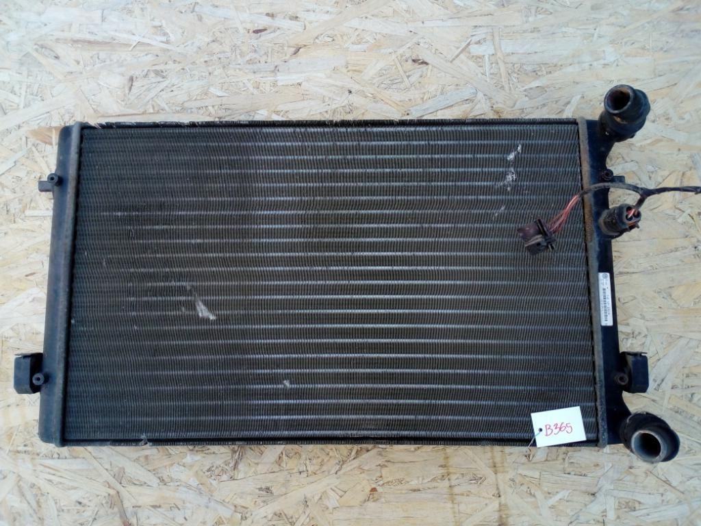 Chladic vody 1J0121253 GOLF IV 4 POLO A3