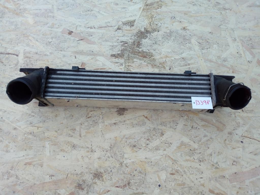 BMW E87 E81 E90 E92 N47 2.0d INTERCOOLER 752