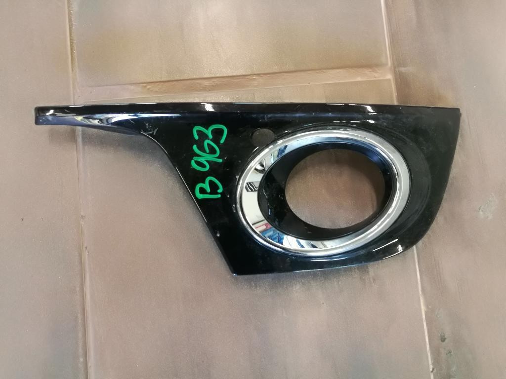 Mriezka hmlovky 8R0807490 AUDI Q5 LIFT