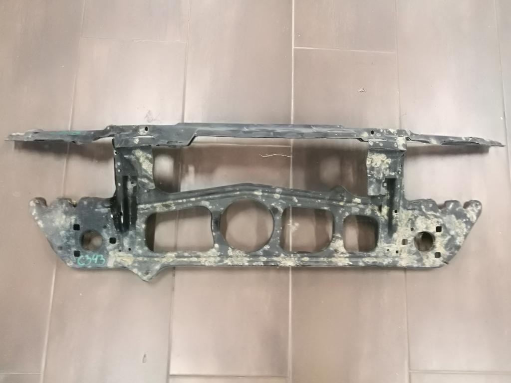 Vystuha steny cela BMW 5 E39
