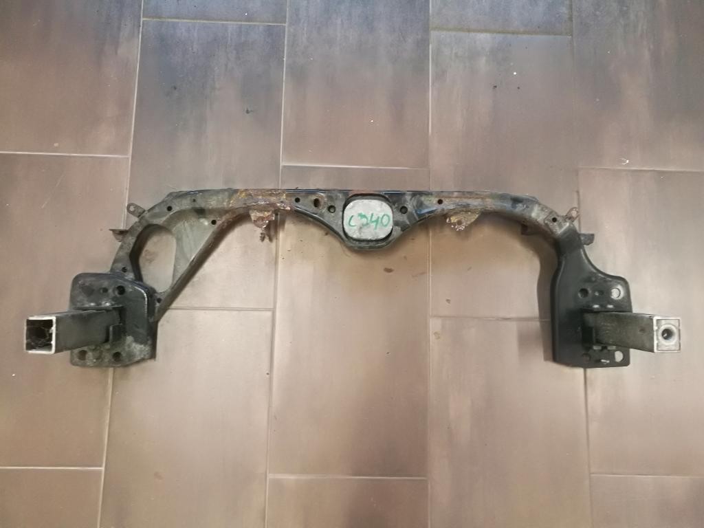 Vystuha steny cela AUDI A6 C6 4F0