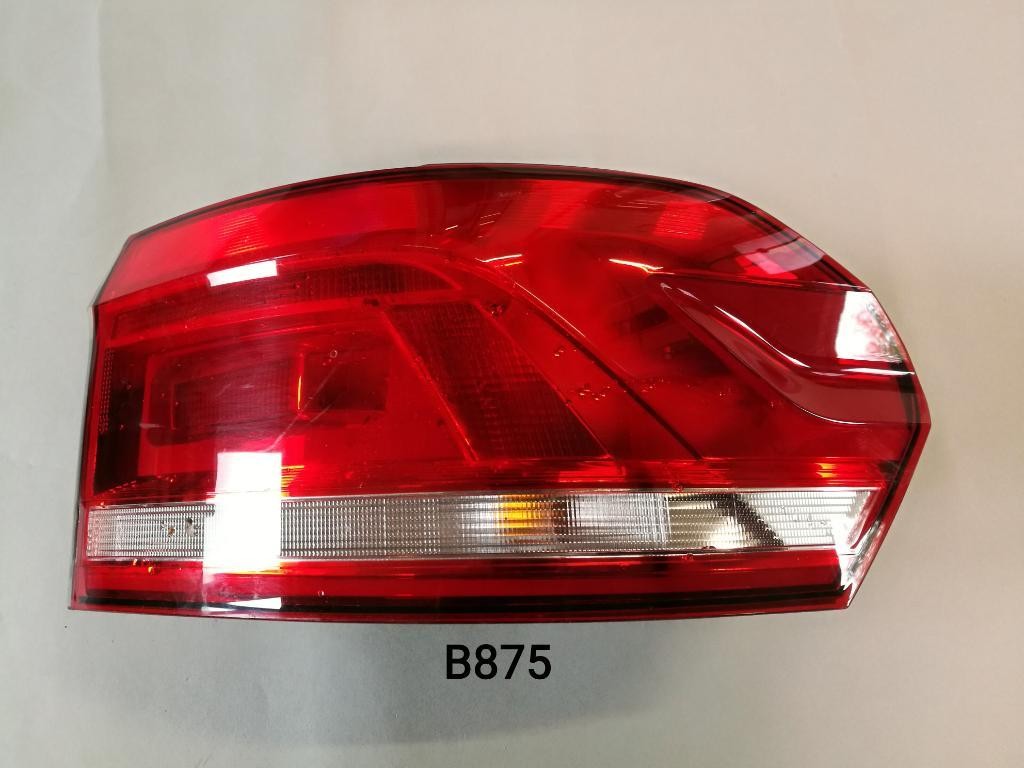 Svetlo zadne 5TA945096A VW TOURAN 2015>