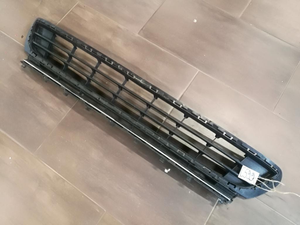 Mriezka naraznika VW GOLF VII 7 5G0853677A