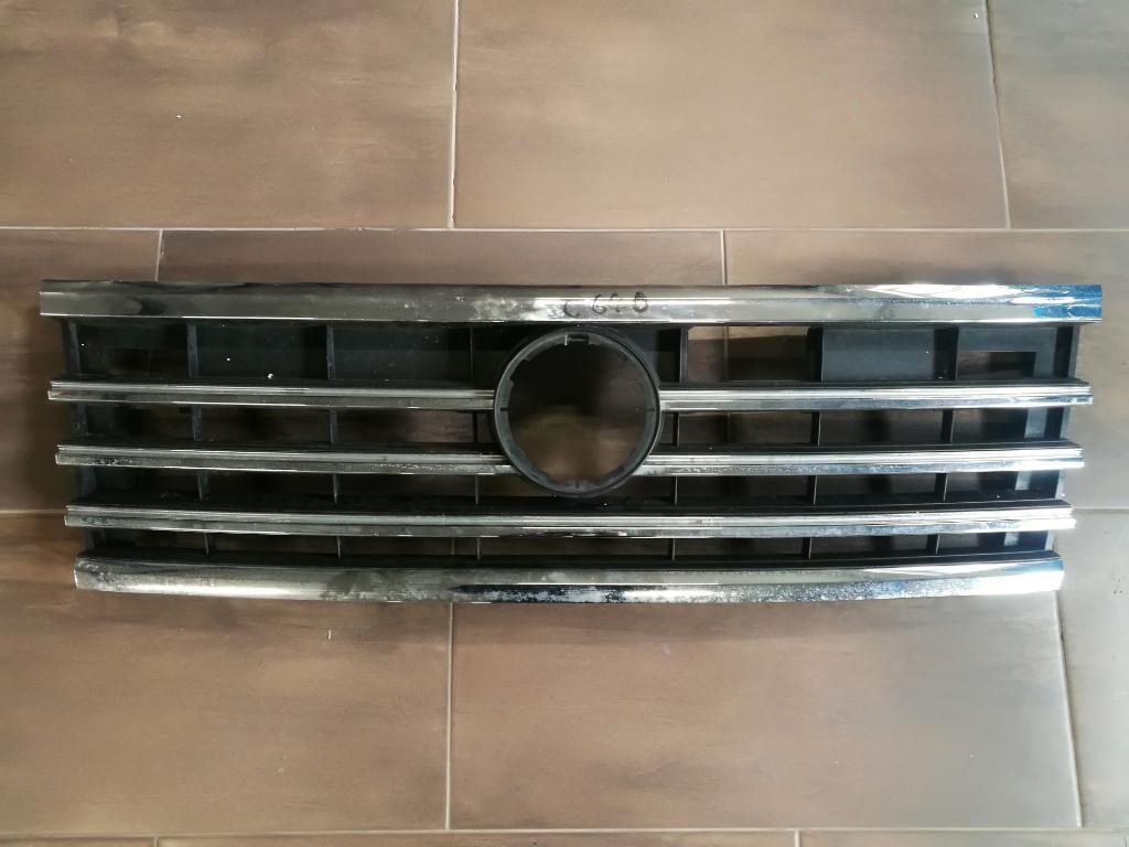 Maska mriezka 760853651 VW TOUAREG