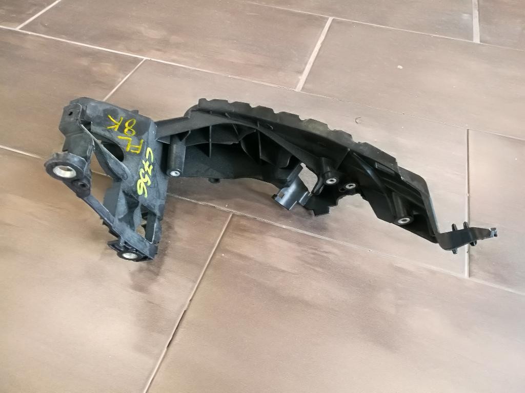 Drziak vystuha naraznika 8K0805608B AUDI A4 B8 LIFT