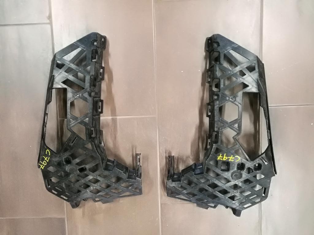 Drziak vystuha naraznika 3G0807177 VW PASSAT B8