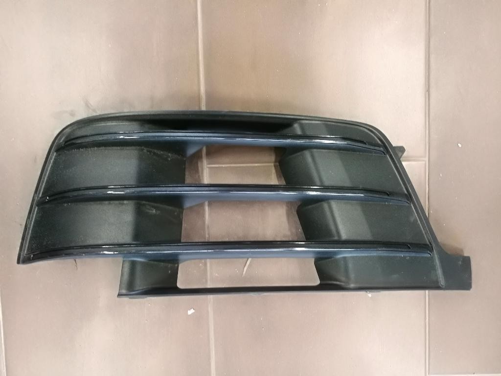 Mriezka naraznika AUDI Q7 S-LINE 4M0807682D