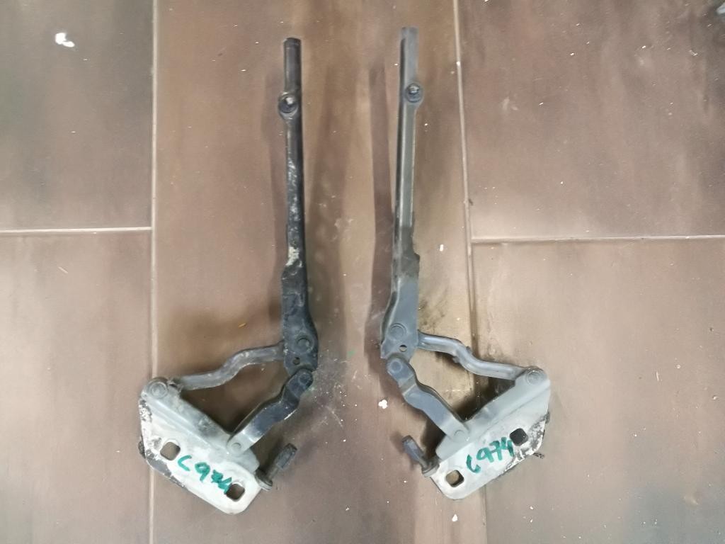 Pant zaves kapoty 4E0823301F 302F AUDI A8 D3 4E
