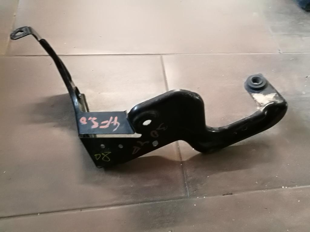 Drziak uchyt intercooler 4F0145814 AUDI A6 C6 2.7