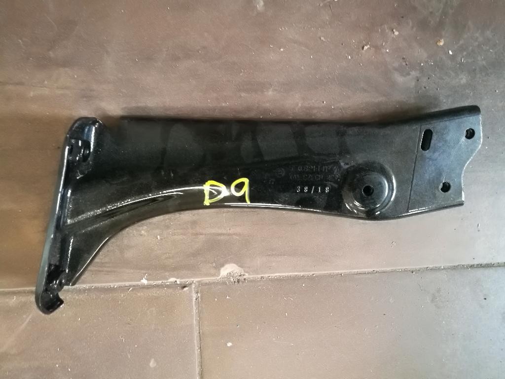 Drziak blatnika 5E0821141A SKODA OCTAVIA III 3 LIFT