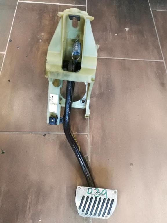 Pedal brzdy plynu potenciometer 6766930 BMW E60 E61 E63