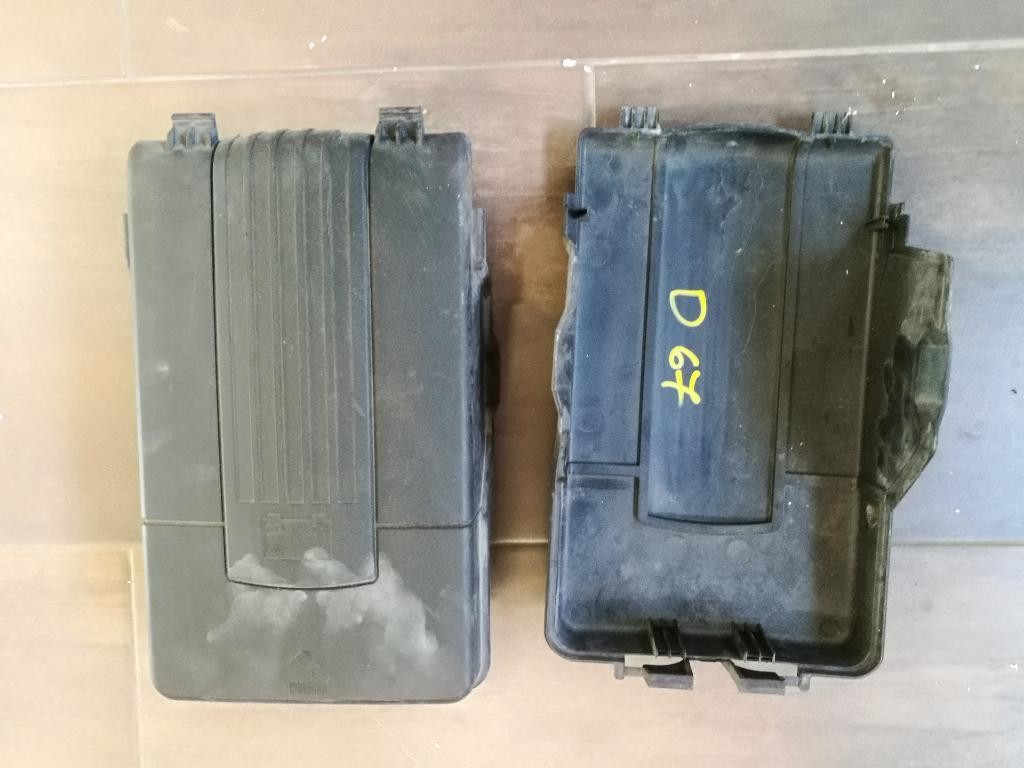 Kryt baterie 1K0915443C VW PASSAT GOLF SKODA