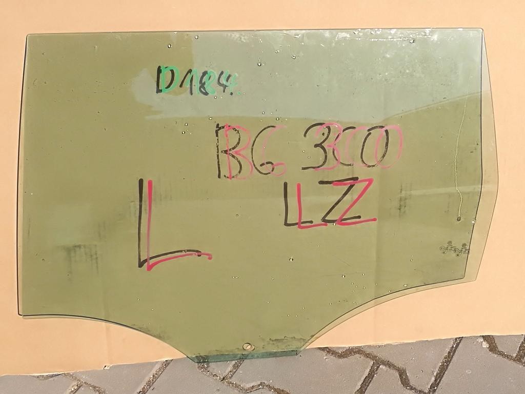 Zadne okno dveri VW PASSAT B6 3C0