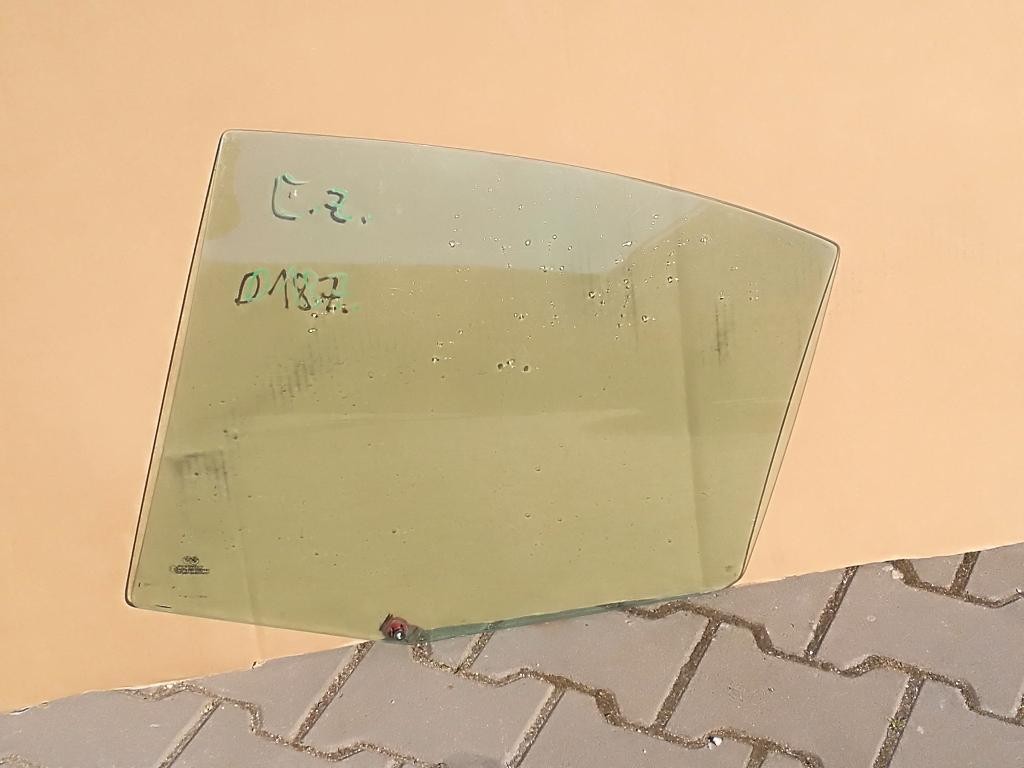 Zadne okno dveri BMW E46 SEDAN
