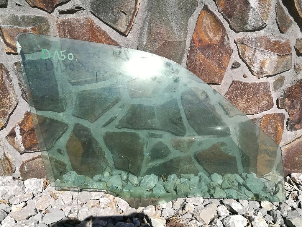 Predne okno dveri PEUGEOT 406