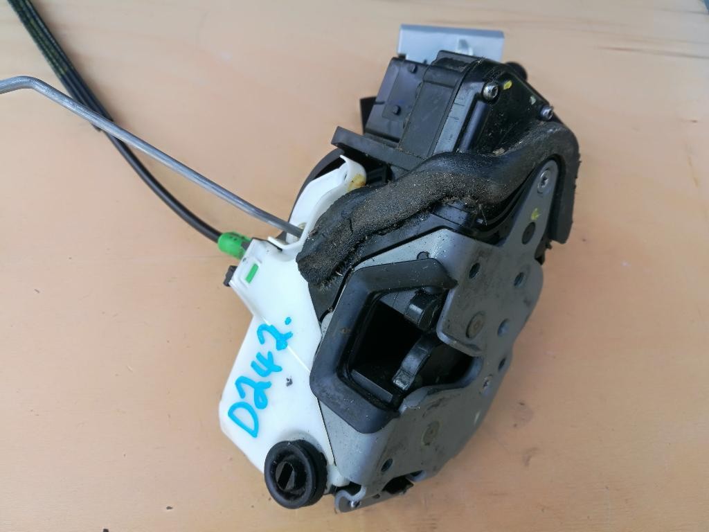 Zamok dveri 3023880 OPEL ASTRA J ZAFIRA INSIGNIA