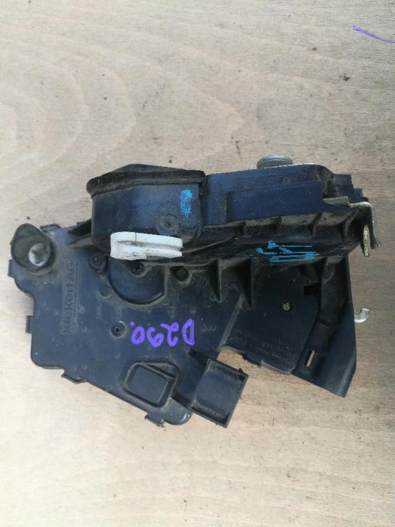 Zamok dveri BMW rad 3 E46 LIFT