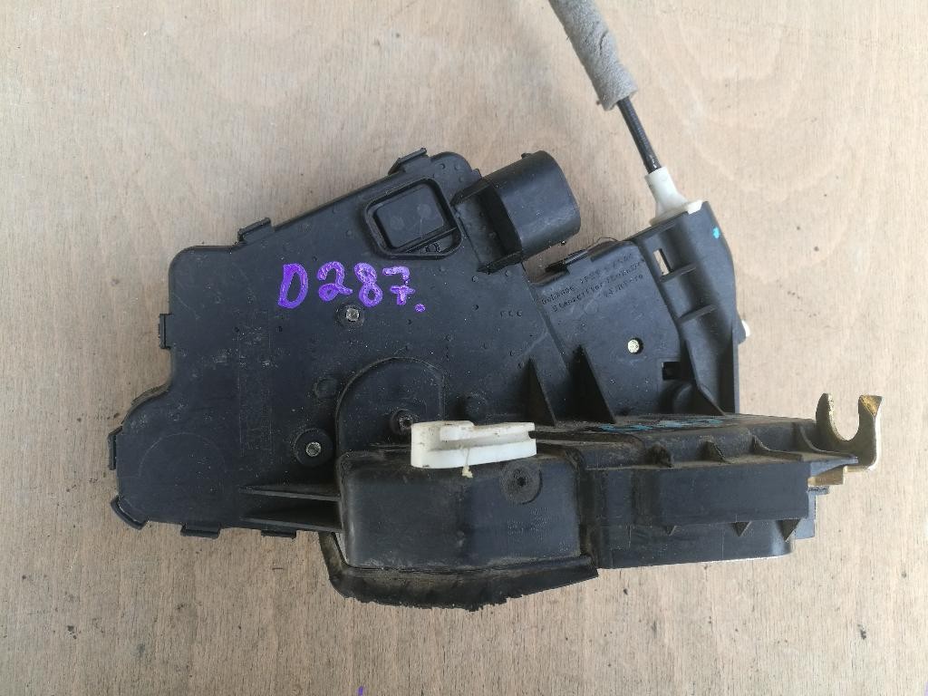 Zamok dveri BMW rad 3 E46 LIFT