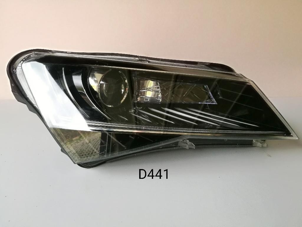 Predne svetlo XENON LED SKODA SUPERB III 3 3V19410
