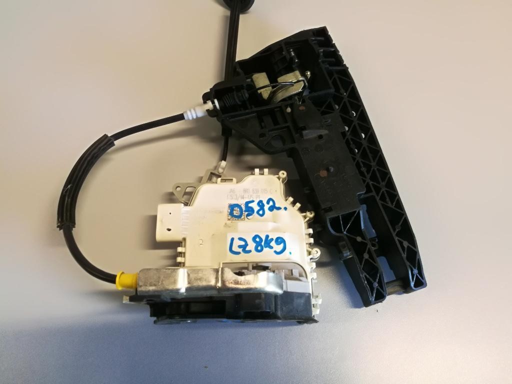 Zamok dveri AUDI A4 B8 89 AVANT 8K0839015C