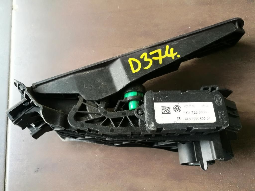 Pedal plynu potenciometer 1K1723503L VW PASSAT B6 2.0