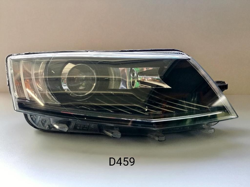 Predne svetlo XENON LED SKODA OCTAVIA III 3 5E1941