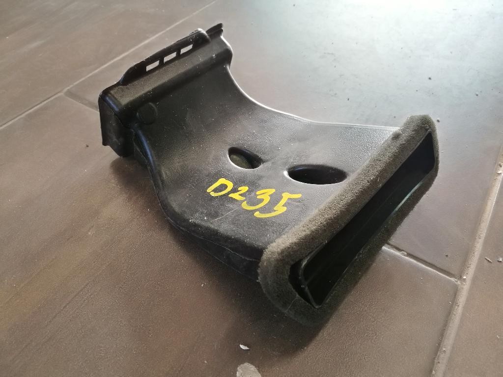 Vstup sanie lapac vzduchu 8K0857042 AUDI A4 B8 A5 LIFT