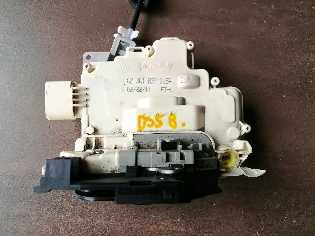 Zamok dveri 3C1837015A VW PASSAT B6 B7