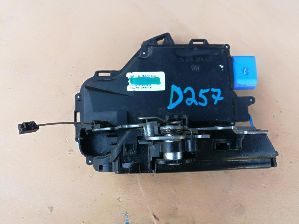 Zamok dveri 3D1837016AC VW CADDY TOURAN GOLF JETTA