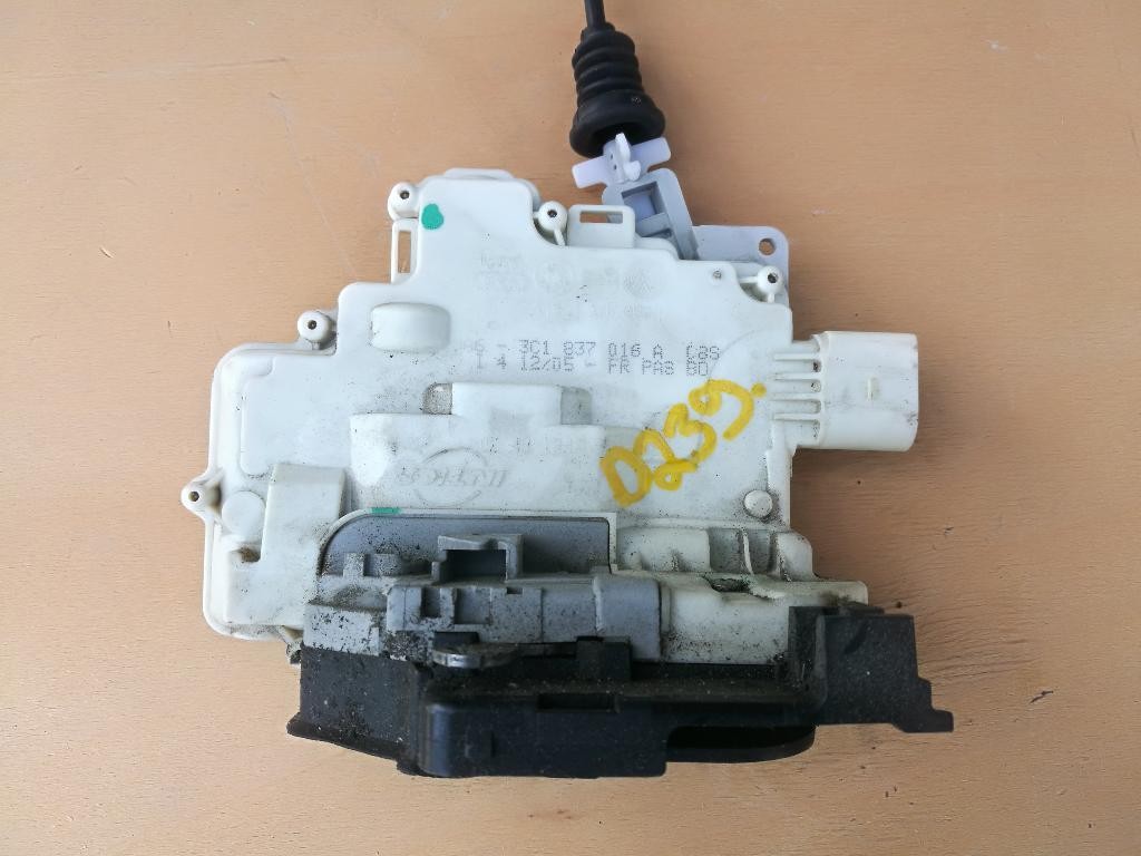 Zamok dveri 3C1837016A VW PASSAT B6 B7