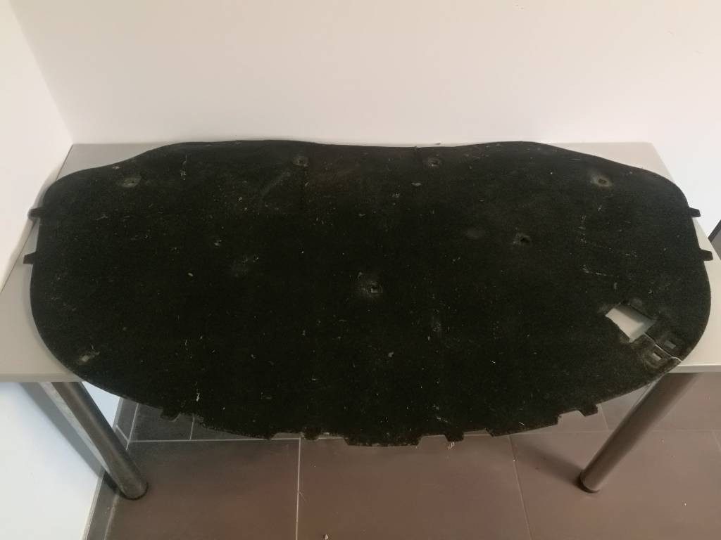 Izolacia odhlucnenie kapoty VW PASSAT B6 3C