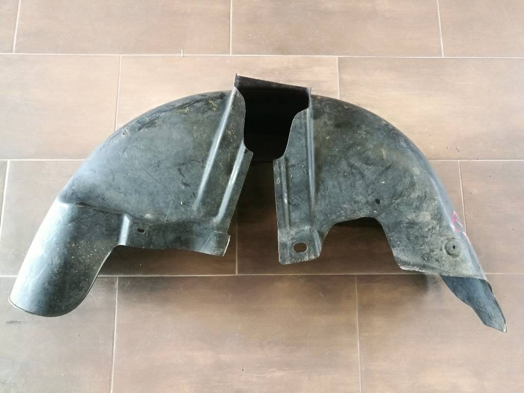 Podblatnik VW TOURAN 1T0810971