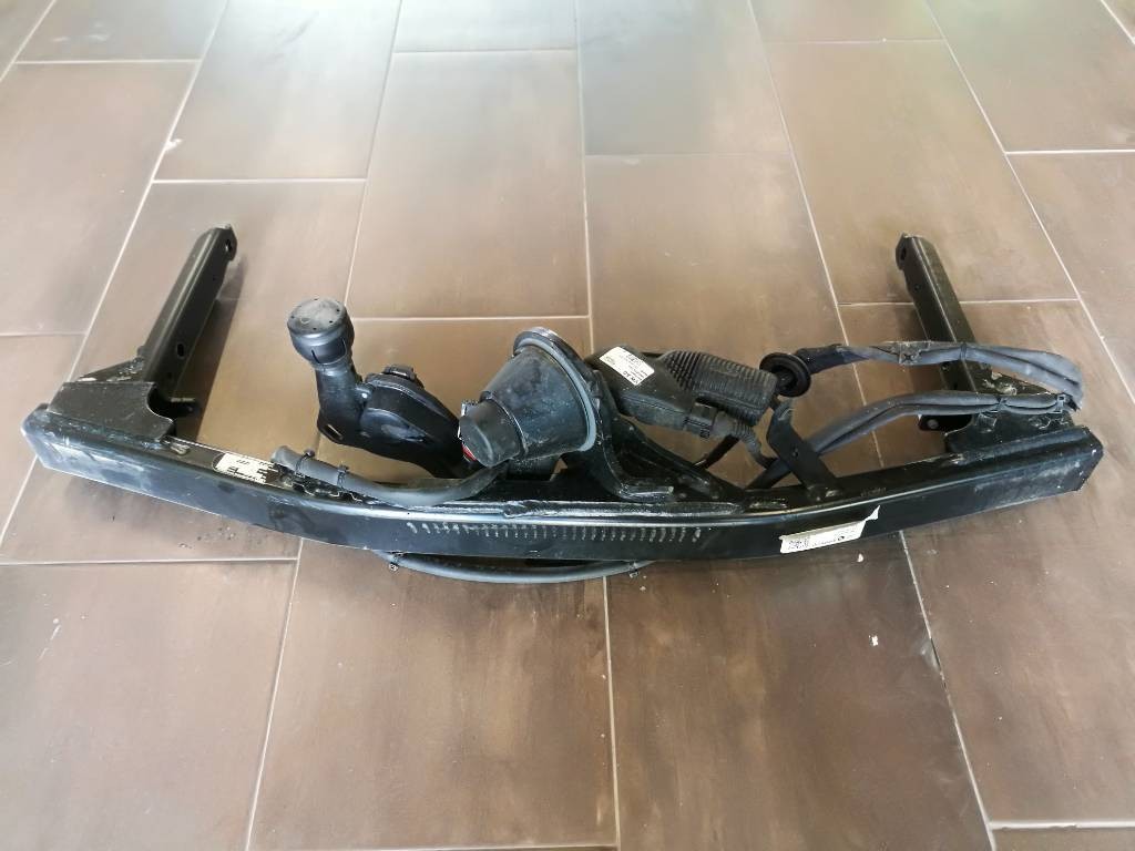 Tazne zariadenie hak AUDI A4 B9 8W 8W0800491N