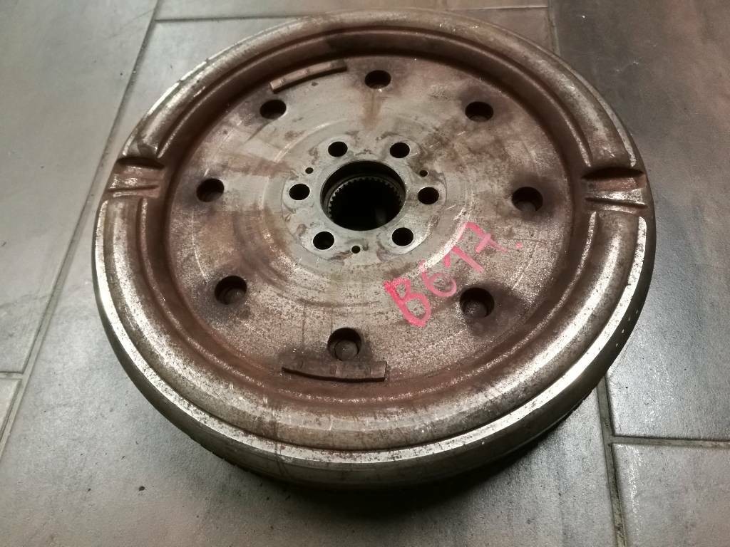 Dvojhmota zotrvacnik 2.0 DSG VW SKODA 03G105266BD