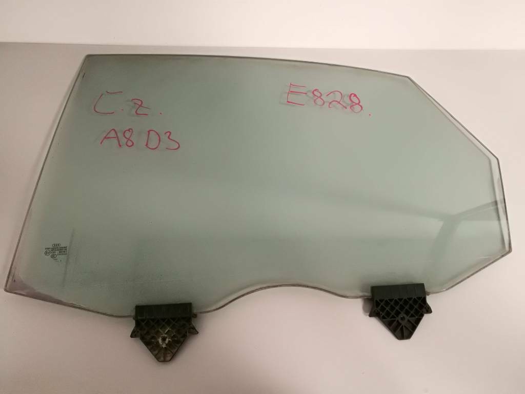 Zadne okno sklo dveri AUDI A8 D3 4E