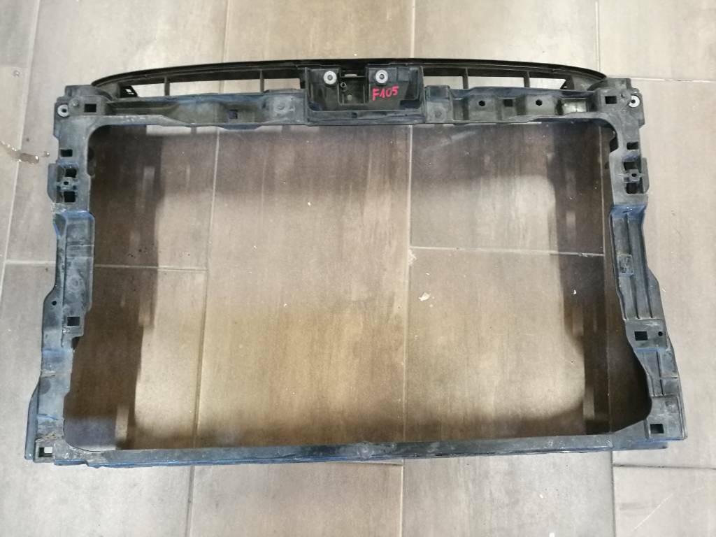 Predna stena, držiak chladiča VW PASSAT B8 3G0