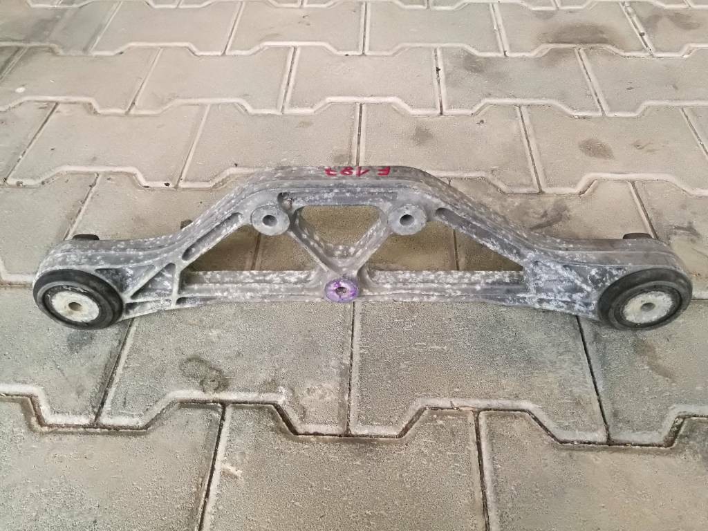 Rameno drziak diferencialu AUDI A8 D3 4E0599285