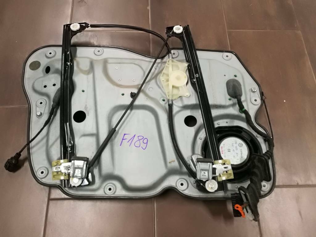 Stahovanie okna dveri VW TOURAN CADDY 1T0837756L