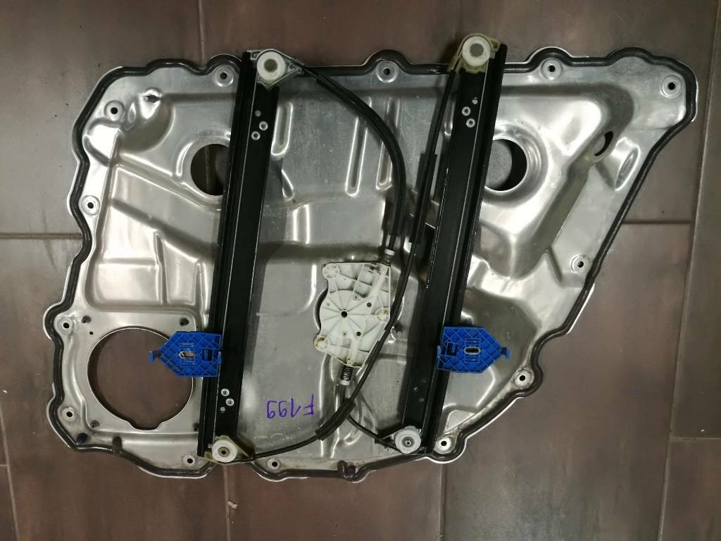 Stahovanie okna dveri AUDI A8 D3 4E 4E0839849
