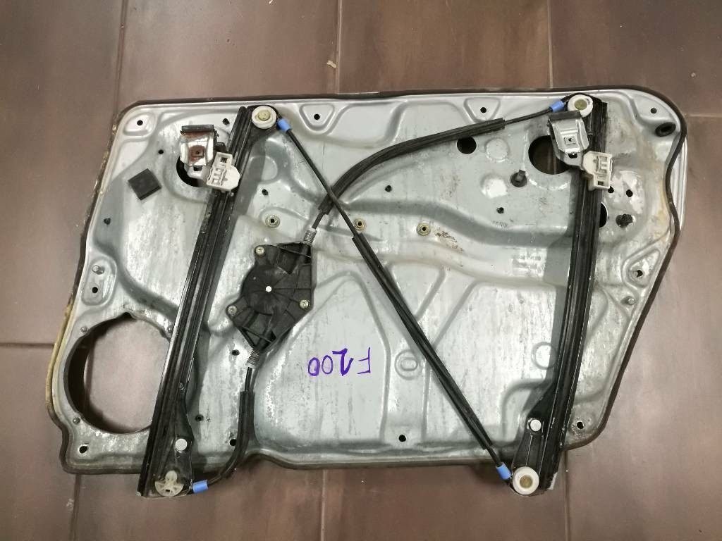 Stahovanie okna dveri VW PASSAT B5 3B4837755D