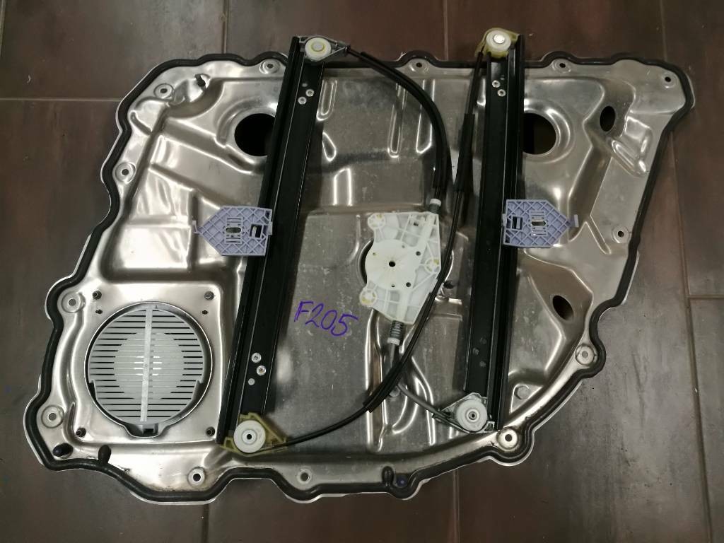 Stahovanie okna dveri AUDI A8 D3 4E 4E0839743A